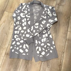 Grey leopard cardigan sweater L-XL